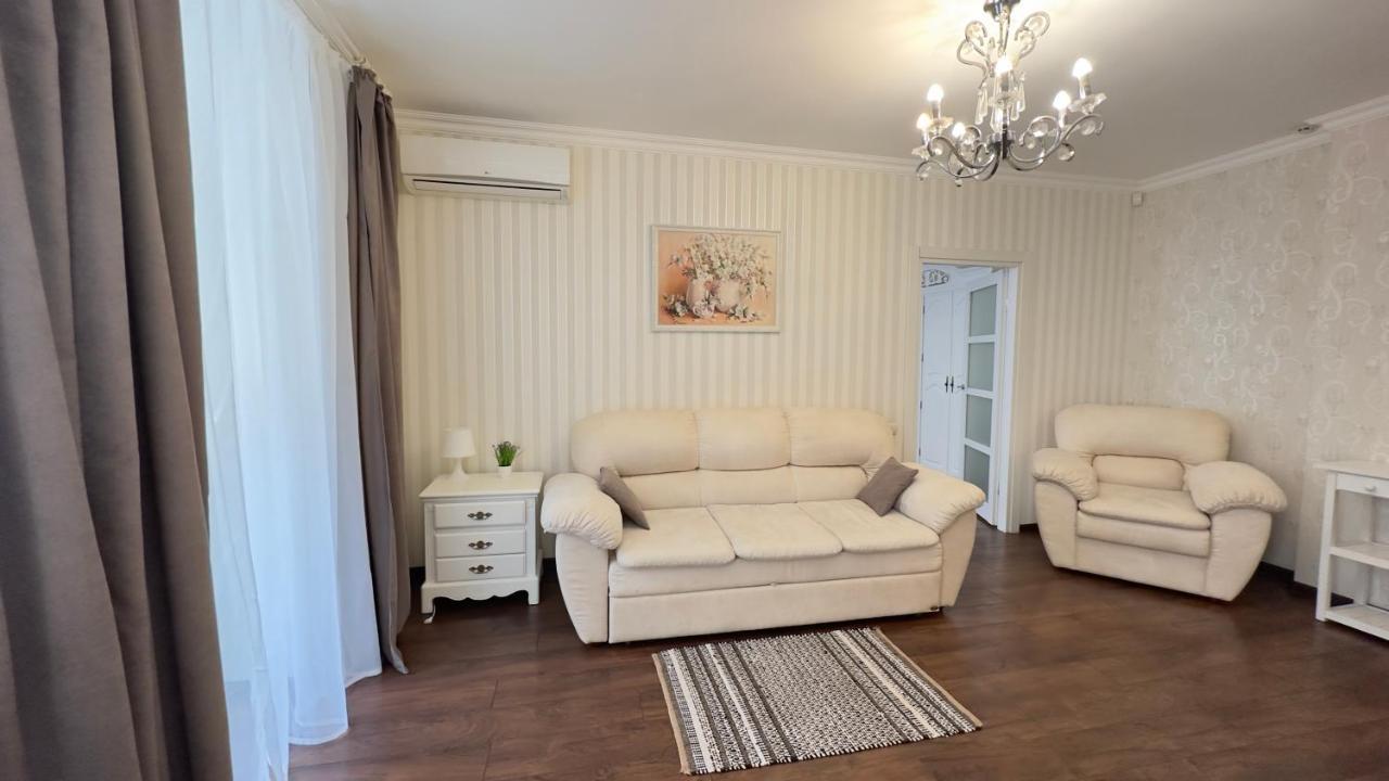 Apartment In The Centre Of City Dnipro Esterno foto